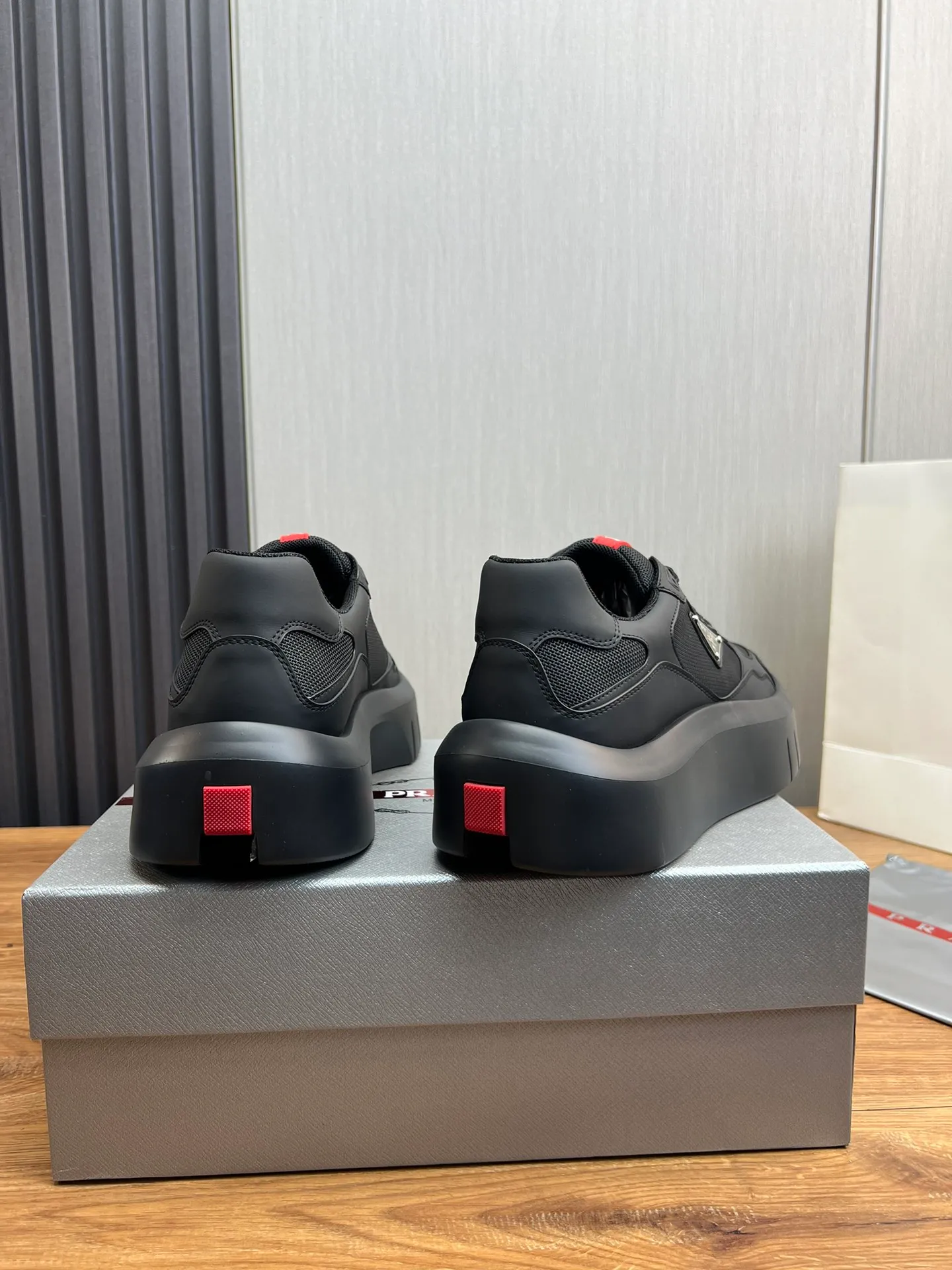 Men's shoes 💰620💰 [PRADA] Men's shoes are popular in the counter, official website is synchronized, high-quality shipments ✔️Original cowhide stitching mesh + cowhide lining, 1🆚1 replica, original original bottom, 38-45 (45 customized, non-refundable)